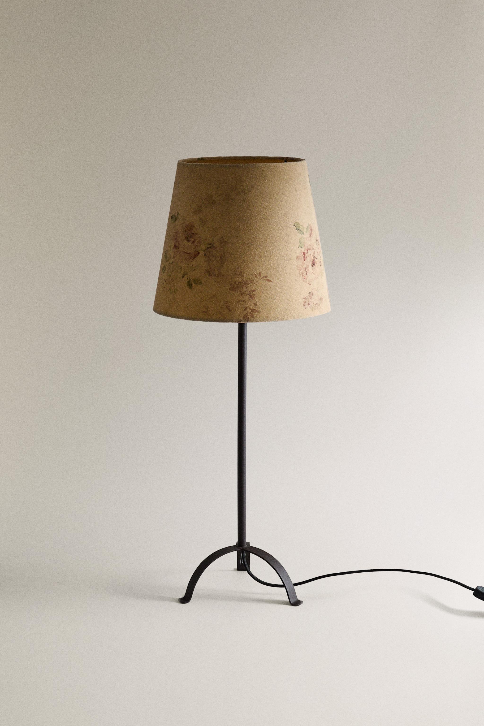 FLORAL TABLE LAMP